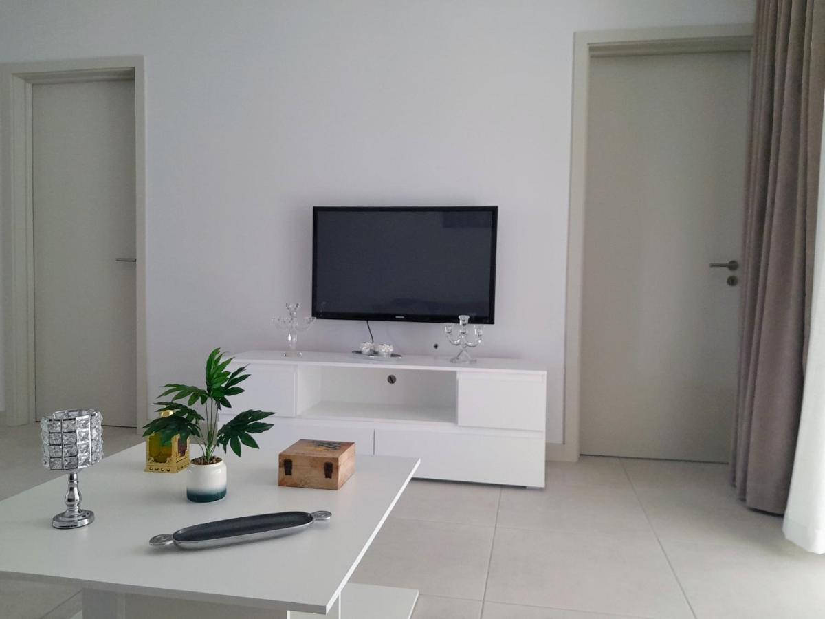 Appt Neuf De 2Ch Ds Residence Avec Piscine, Route Cotiere Grand Baie Exterior foto
