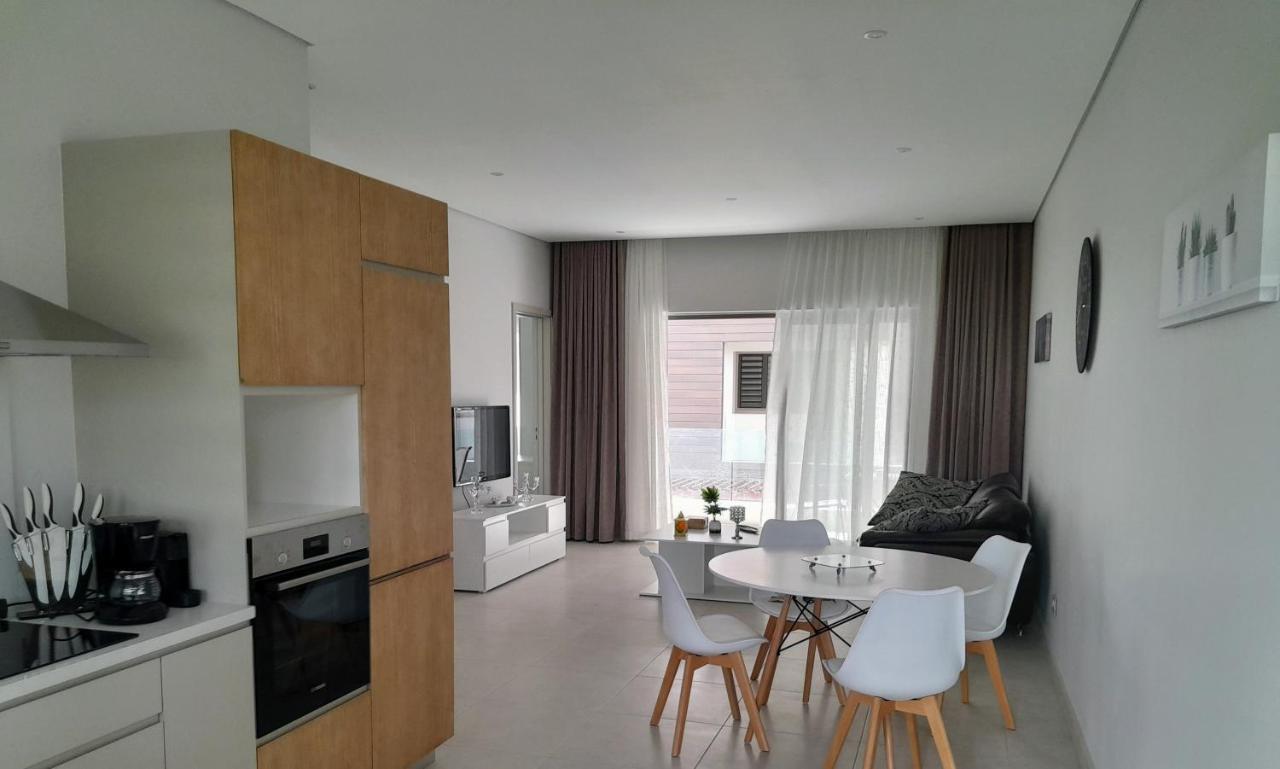 Appt Neuf De 2Ch Ds Residence Avec Piscine, Route Cotiere Grand Baie Exterior foto